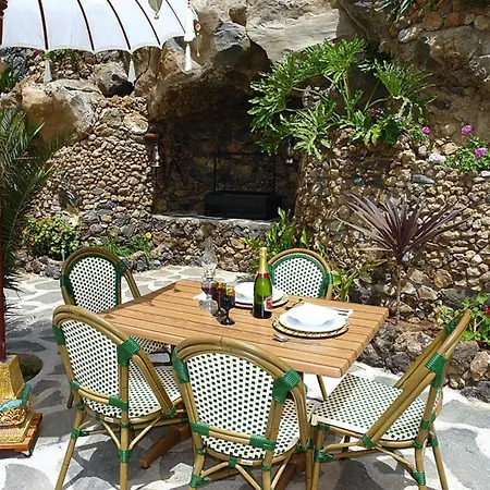 Feriehus Torre Del Sol - Charming Vacation Home, Cleaning Included